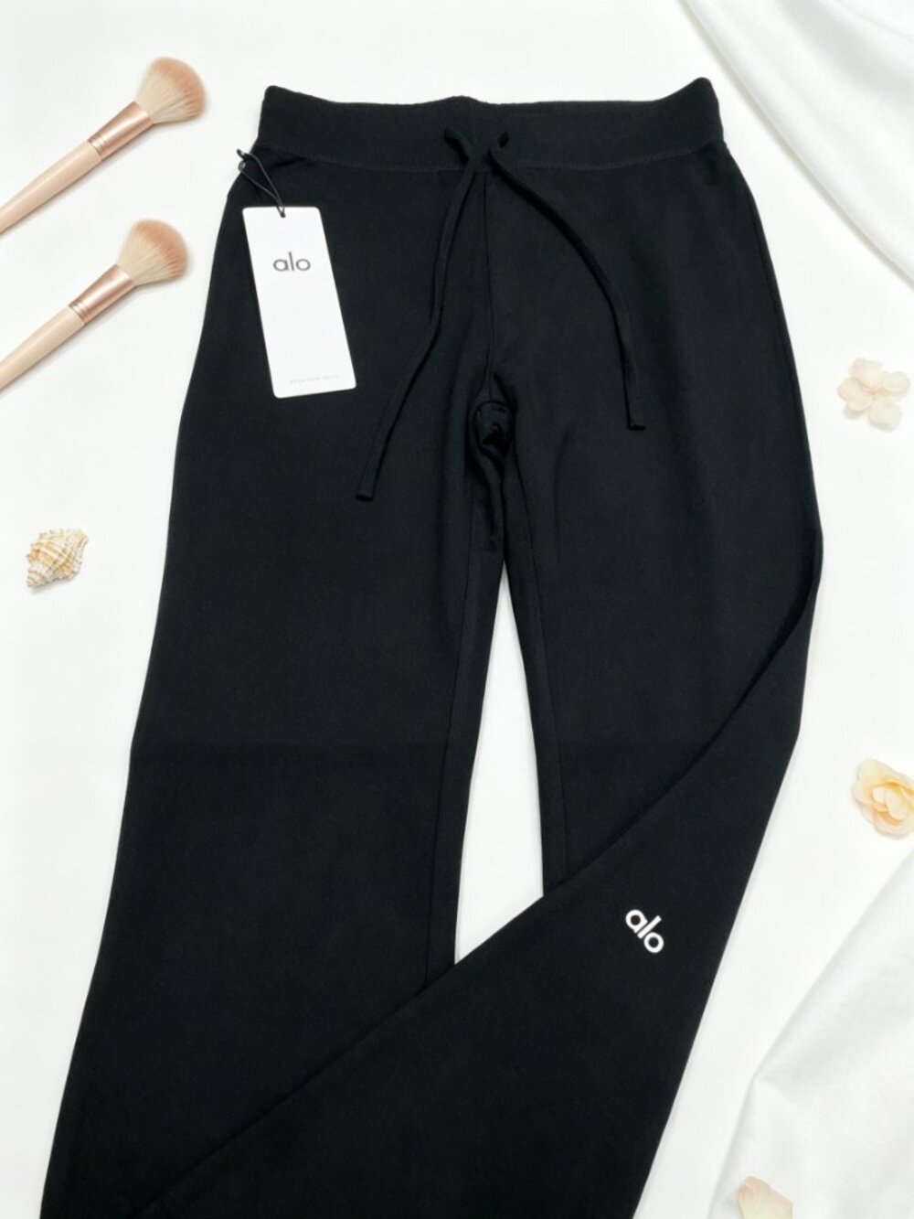 ALO Yoga NWT Sway Bootcut Sweatpant Black Elongating Lounge Pants🖤 - Picture 11 of 16